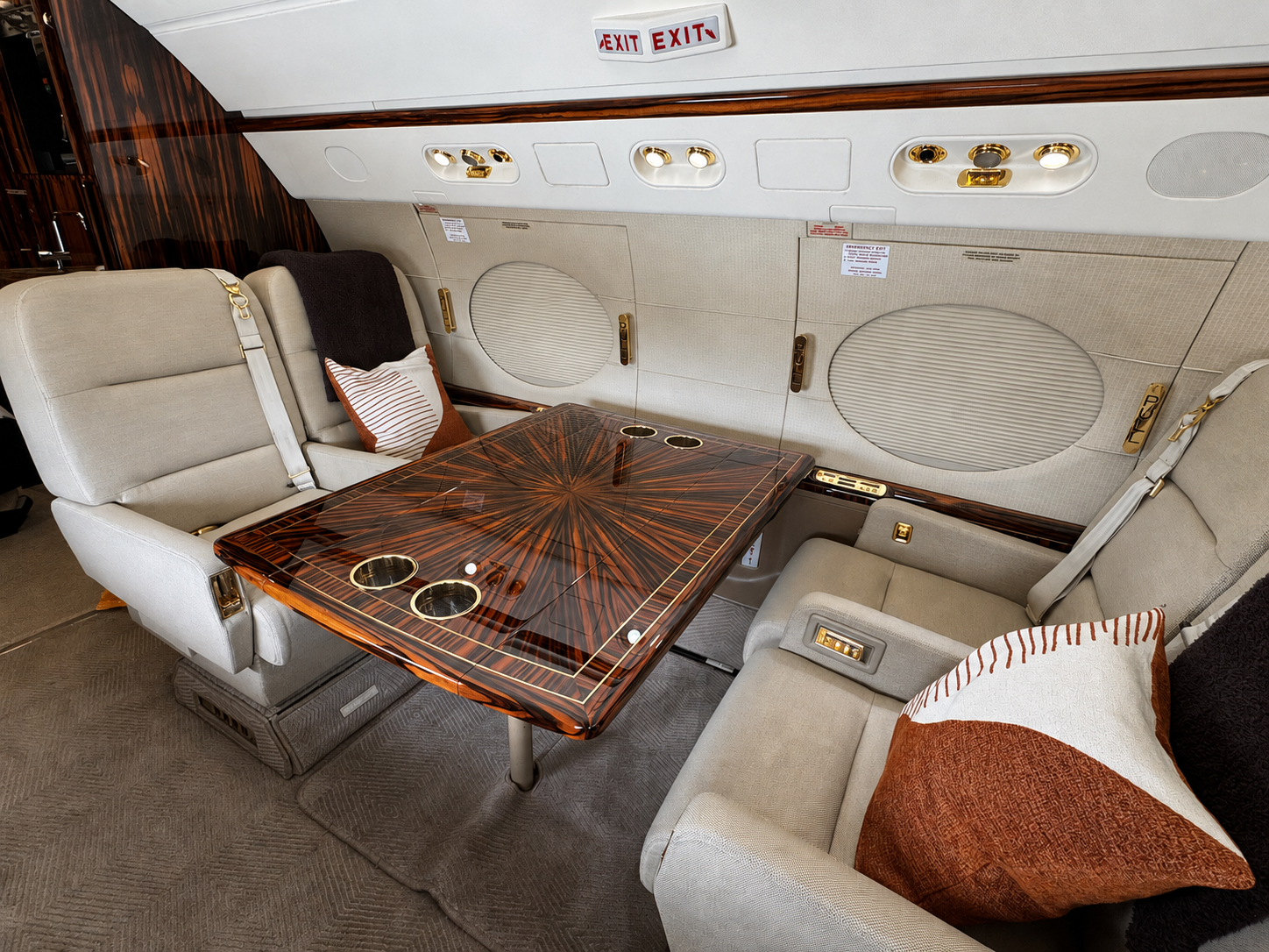 Interior view 4